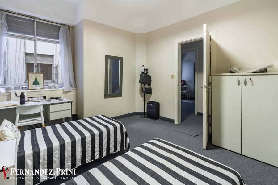 Talcahuano 758, San Nicolás, 8 Ambientes Ambientes,2 BañosBaños,Departamento,Venta,Talcahuano 758, San Nicolás,1412