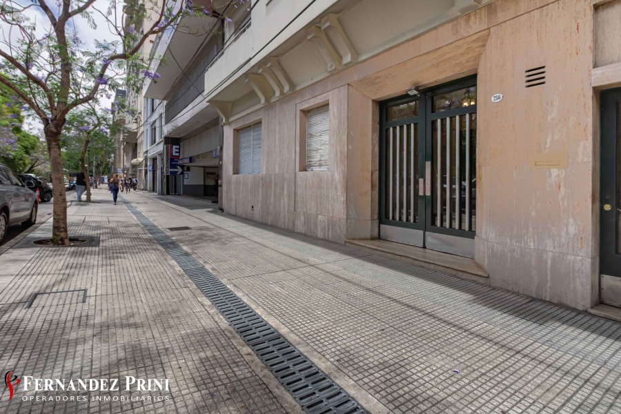 Talcahuano 758, San Nicolás, 8 Ambientes Ambientes,2 BañosBaños,Departamento,Venta,Talcahuano 758, San Nicolás,1412